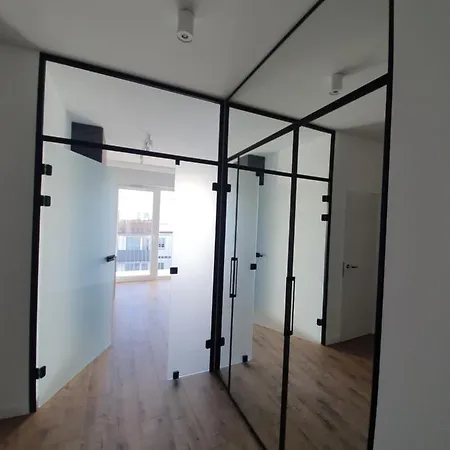 Apartment Metro Mlociny 97 *