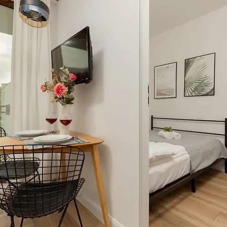 Forum Wola Jana Kazimierza By Renters 아파트 *
