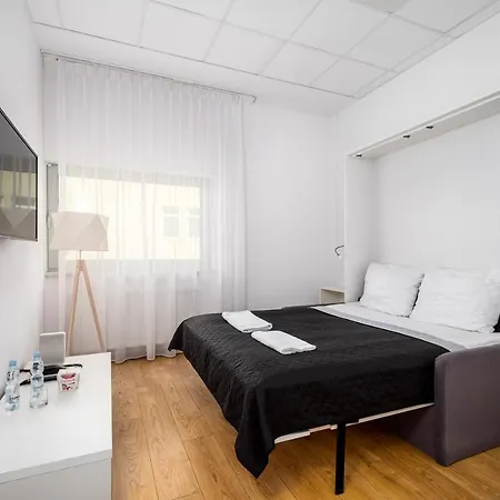 Aleje Jerozolimskie Street Apartament *