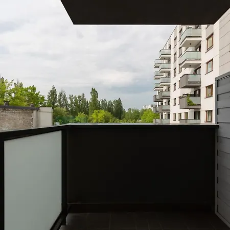 Airport Klobucka By Renters Apartment