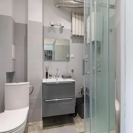 Superapart Zelazna 29 *