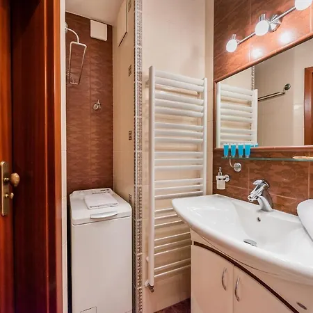 Metro Wilanowska Homely Apartment *