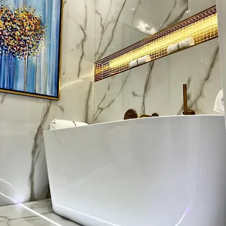 Mondrian Luxury Unesco Old Town Appart hôtel *