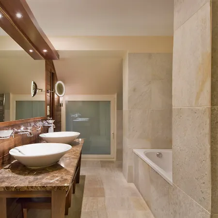 Hotel Mamaison Le Regina Boutique 5*