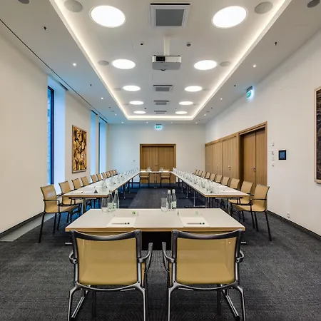 - Centre By Ihg Hotel Varšava