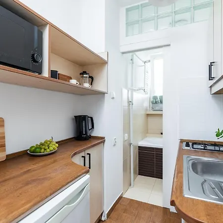 Apartament Airport Hynka By Arrenda *