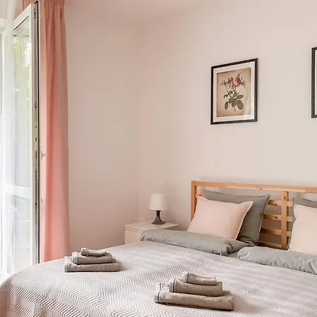Hostel Flower House Chopin Airport Warszawa