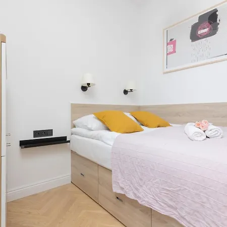 Mokotow Sw Boboli By Renters Apartment Warsaw