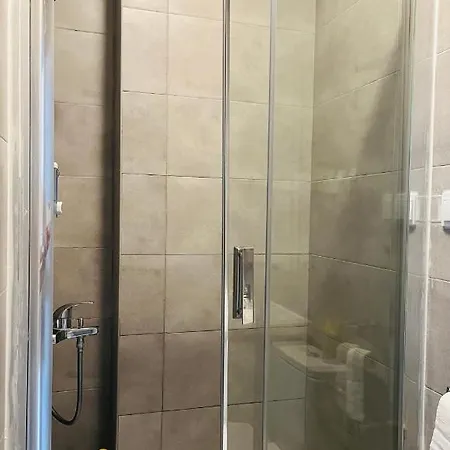 Проживание в семье Airport Comfy Guest *