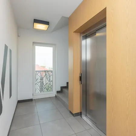 Lakeview Kapelanow Armii Krajowej By Renters Apartment Warsaw