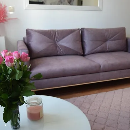 Be My Guest - Krucza Elegant - Rondo De Gaulle'a Center Of Metro Wi-fi Breakfast Apartment *