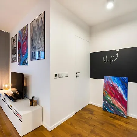Apartament Qbik Artistic Cityscape