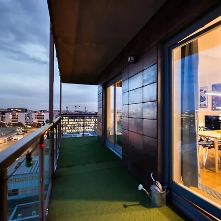 Qbik Artistic Cityscape Apartament *
