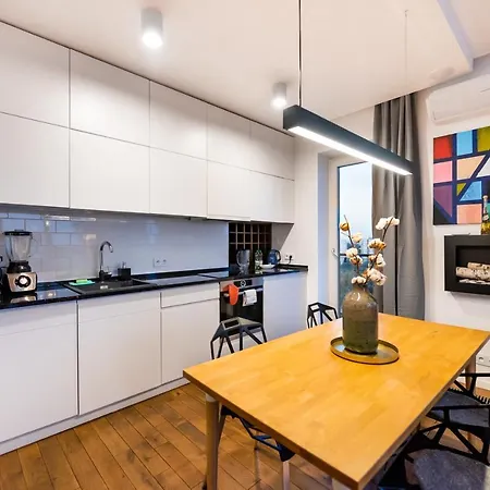 Apartament Qbik Artistic Cityscape *
