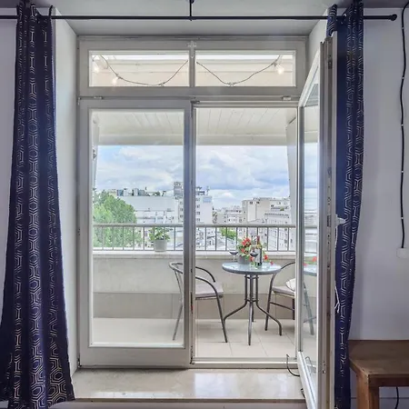 Stylish In The Center Of Apartment *