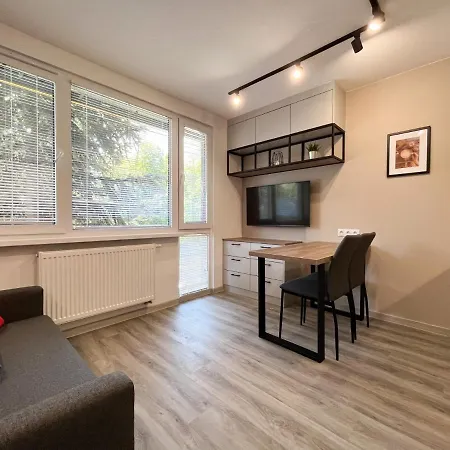 Apartament Batorego 16 Red Prywatne Mieszkanie 300m Od Metro Pole Mokotowskie I Sgh Samodzielne Zameldowanie! Self Check-in System! *