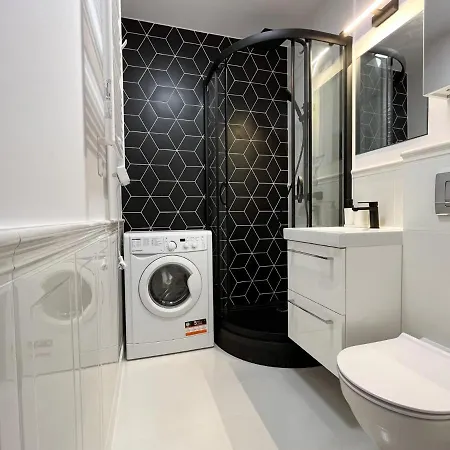 Batorego 16 Red Prywatne Mieszkanie 300m Od Metro Pole Mokotowskie I Sgh Samodzielne Zameldowanie! Self Check-in System! Apartament