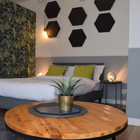 Apartament Be My Guest - Jerozolimskie - Super Centrum Metro Wi-fi Breakfast *