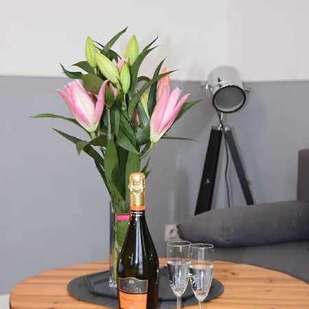 Apartament Be My Guest - Jerozolimskie - Super Centrum Metro Wi-fi Breakfast