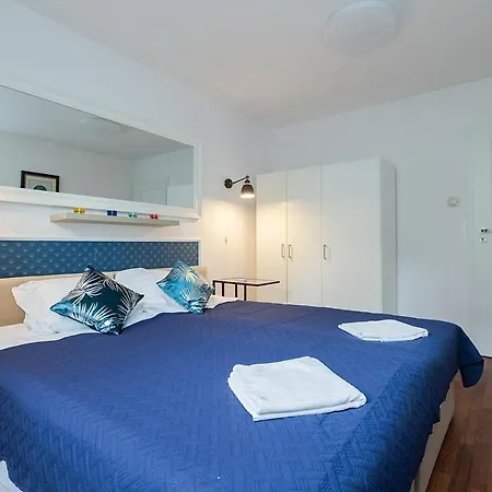 Unit By Metro Rondo Onz Short Rent Idealne Na W Warszawie Apartment