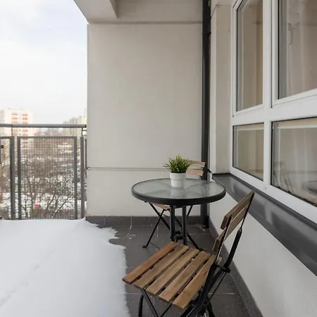 Praga Family With Parking By Renters 아파트