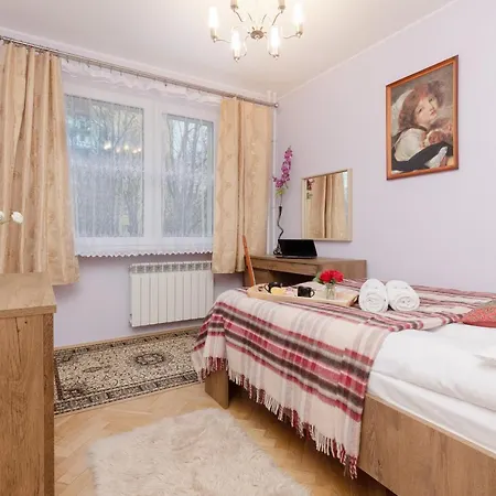 Apartment Wlochy Family By The Airport By Renters