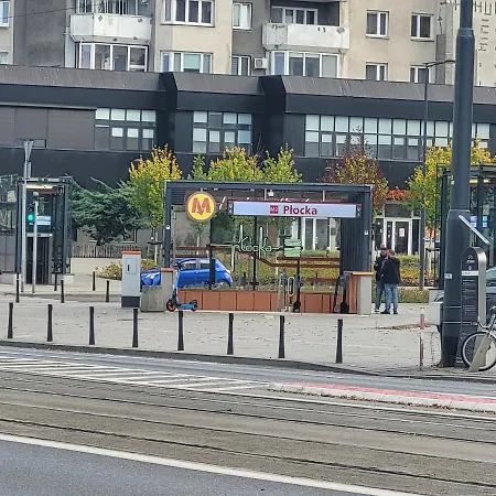 Metro Plocka Wolska House