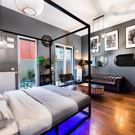 New Praga Ladies' & Gentlemen's Apartament *