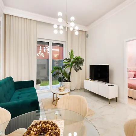 New Praga Ladies' & Gentlemen's Apartament