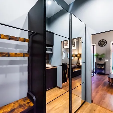 New Praga Ladies' & Gentlemen's Apartament *