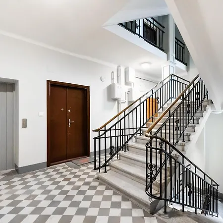 Solec Mystical Riverside Apartment *