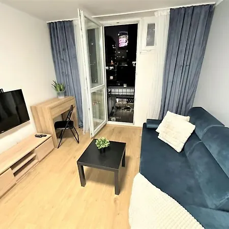 Exclusive 3br! In City Center +netflix! Apartment Warsaw
