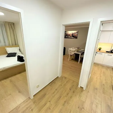 Apartment Exclusive 3br! In City Center +netflix!