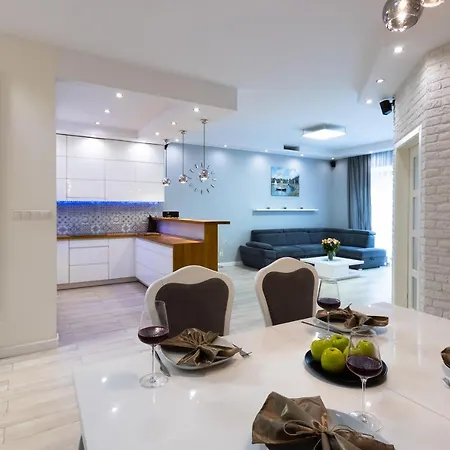 Cinema Flat Centrally Located