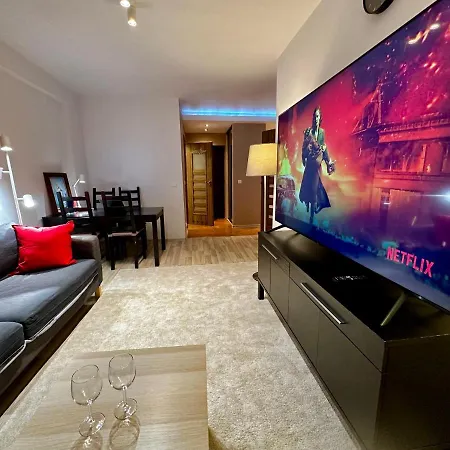 Apartment Decor 3 Metro Fast Wifi 1gbs 80'tv Hbo Appletv Warsaw