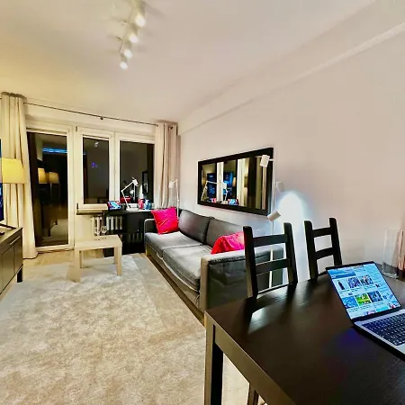 Decor 3 Metro Fast Wifi 1gbs 80'tv Hbo Appletv Apartment Warsaw