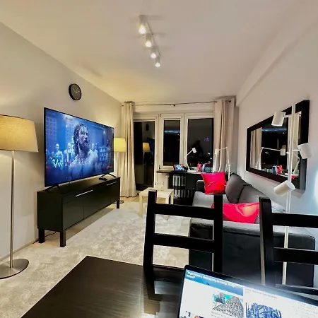 Decor 3 Metro Fast Wifi 1gbs 80'tv Hbo Appletv Warsaw