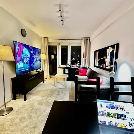 Decor 3 Metro Fast Wifi 1gbs 80'tv Hbo Appletv Warsaw