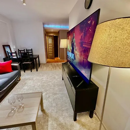 Decor 3 Metro Fast Wifi 1gbs 80'tv Hbo Appletv Apartment *