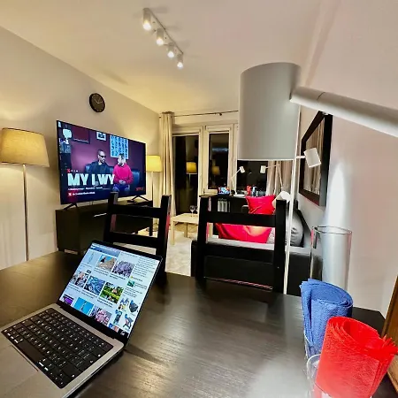 Decor 3 Metro Fast Wifi 1gbs 80'tv Hbo Appletv * Warsaw