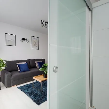 Apartment Inside Solec With Private Parking *