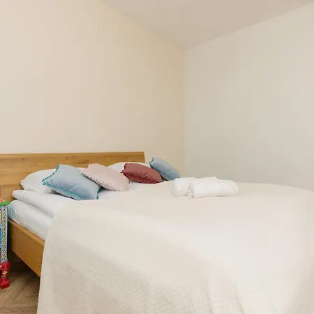 Zdziechowskiego Spacious With Parking By Renters * Warsaw