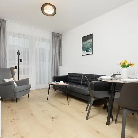 Apartment Two-bedroom Elegant With Parking Praga By Renters *