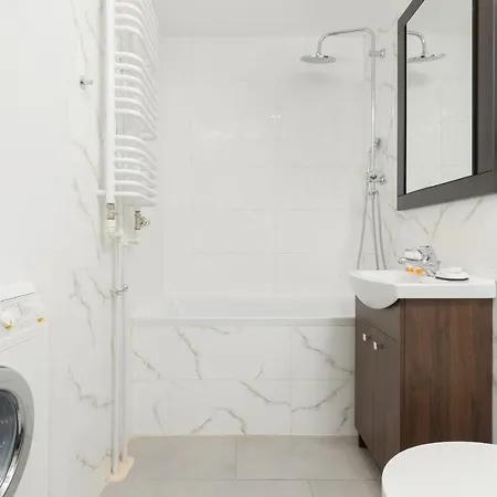 Ochota Spacious With Parking By Renters