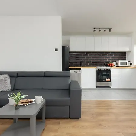 Ochota Spacious With Parking By Renters Warszawa