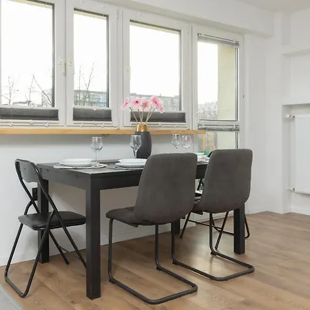 Ochota Spacious With Parking By Renters Warszawa