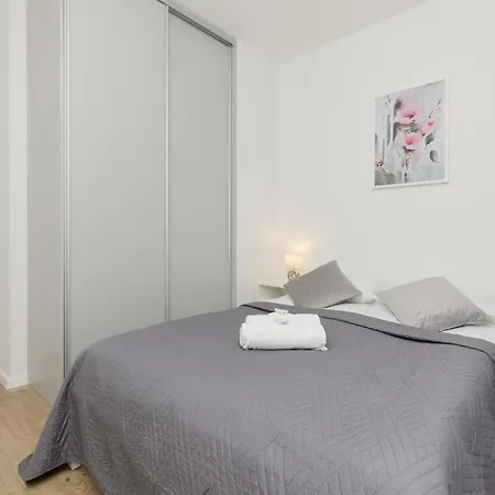 Two-bedroom Elegant With Parking Praga By Renters Warsaw