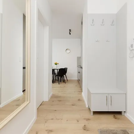 Two-bedroom Elegant With Parking Praga By Renters *