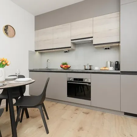 Two-bedroom Elegant With Parking Praga By Renters Apartment