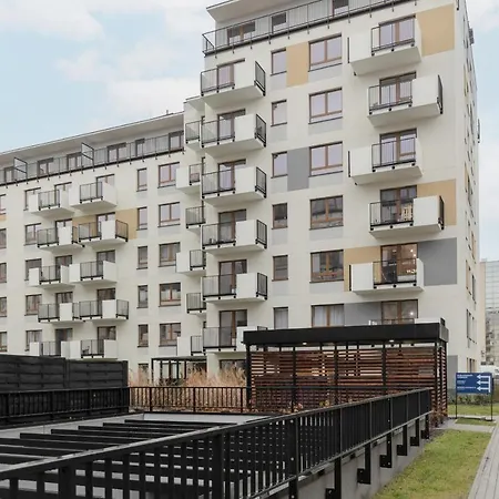 Two-bedroom Elegant With Parking Praga By Renters Apartment